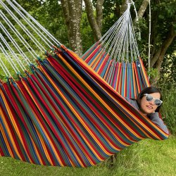 Ceara hngekje i colorfull light stribet design