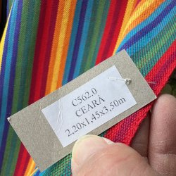 Ceara hngekje i colorfull light stribet design