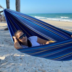 Kids Play Bahia Hngekje. 