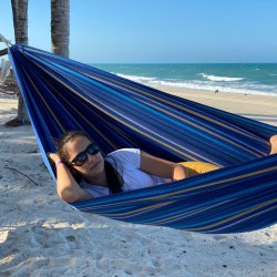 Kids Play Bahia Hngekje. 