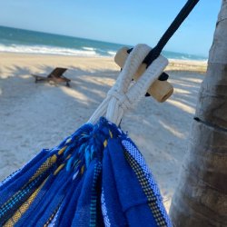 Altan hngekje GRANDE i bllige nuancer