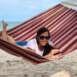 Mocca stribet HNGEKJE med 160 cm bredde tvrpinde