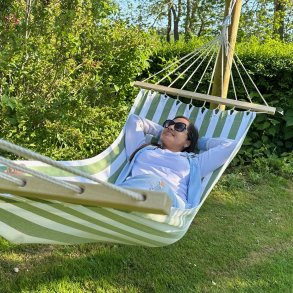 Sommerlet hngekje i bomuld med tvrpinde