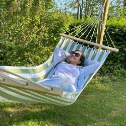 Sommerlet hngekje i bomuld med tvrpinde