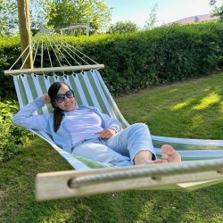 Sommerlet hngekje i bomuld med tvrpinde