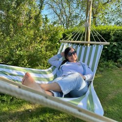 Sommerlet hngekje i bomuld med tvrpinde