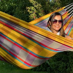 Stofhngekje i farvestrlende brasilianske farver