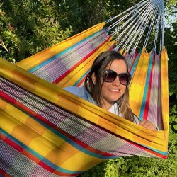 Stofhngekje i farvestrlende brasilianske farver