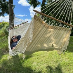 Dekorativ Naturhvid hngekje med Pynt og tvrpinde