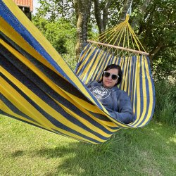 Hngekje - den bl og gul stribet med tvrpind