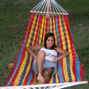 Isabella Hngekje med tvrpind i farverigt ternet design.