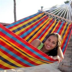 Isabella Hngekje med tvrpind i farverigt ternet design.