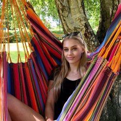 Indigo udelivs h�ngek�jestol i Outdoor PRO textil.