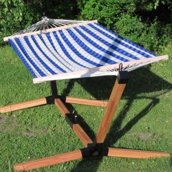 Bl&aring; naturhvid H&aelig;ngek&oslash;je i stilrent ternet stof.