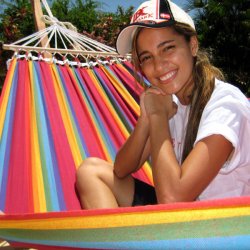 Stofhngekje i regnbuens striber med rundstokke