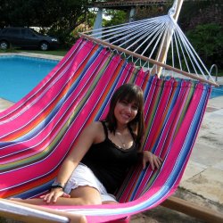 Hj kvalitets Hngekje i farverigt stof med 1,18 meter trstok