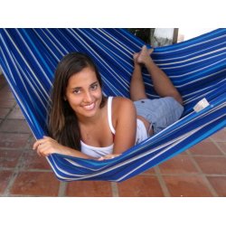 Dobbelt hngekje i smukke bl nuancer med hndflettet detaljer