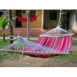 Hj kvalitets Hngekje i farverigt stof med 1,18 meter trstok