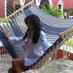 Livia Brito H&aelig;ngek&oslash;je