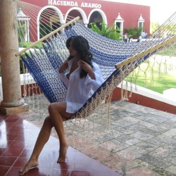 Livia Brito H&aelig;ngek&oslash;je