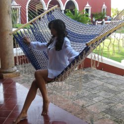 Livia Brito H&aelig;ngek&oslash;je