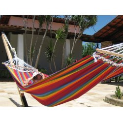 Stofhngekje i regnbuens striber med rundstokke