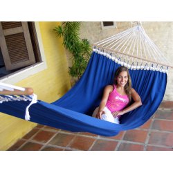 Bl&aring; h&aelig;ngek&oslash;je i bomuldsstof med tr&aelig;stok