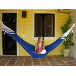 Bl&aring; h&aelig;ngek&oslash;je i bomuldsstof med tr&aelig;stok